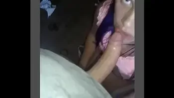 Lo chupa como endemoniada mientras me grita metemelo -b. demon