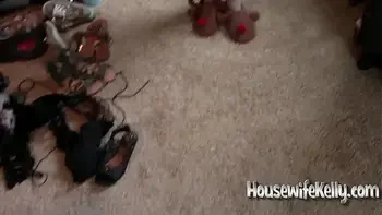 Kelly is the Hottest Wife on the Planet