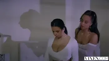 VIXEN Teanna Trump Teaches Her Bestie How To Blow Like A Pro