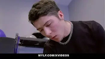 MYLF - Gym Trainer Fucks MILF (Nikki Delano)