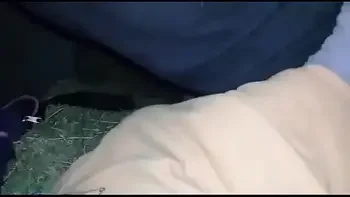 Sacandole la virginidad a mi amigo