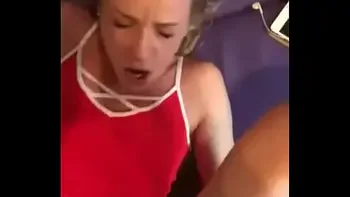 Rubia francesa tiene un orgasmo anal