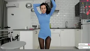 beatifull girl striptease