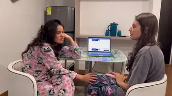 Me tocó la vagina mi amiga en casa de sus padres