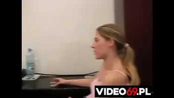 Polskie porno - Gruby miś posuwa koleżankę córki