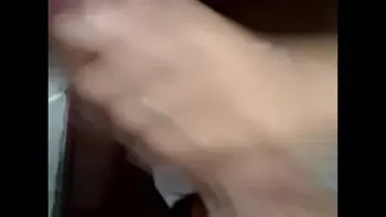 legata la ochi si cu acadeaua cea mare in guritza