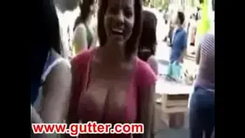 A chick dancing really sexy