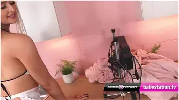 British Blonde Stunner - Megan Rox Fuck Machine Deepthroat!