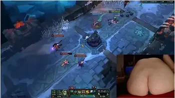 Gamer Girl In Stimulation In Ass And Pussy While Playing League Of Legends #14 Luna