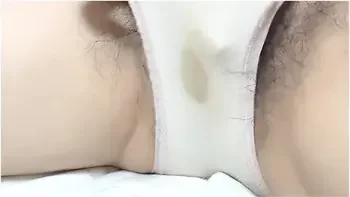 2 Kulmіnacіі Pospіl Yaponska Lubitelka Masturbue V Brudnih Trusikah