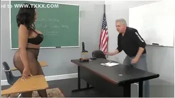 Layla Monroe dominate and humiliate Deviant David