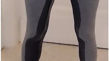 Pee Desperation! Amateur Pissing Wetting