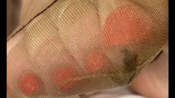 Mrs Mature Feet Buys New Bra - Big Natural Tits & Nylon Stockings Foot Fetish