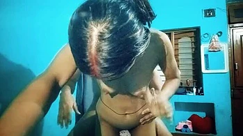 Desi GF BF Hot Indoor Sex - Tight Pussy Hindi Viral MMS