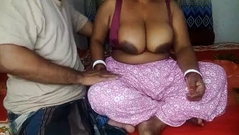 Horny Mature Bangladeshi Step Mom Gives Step Son Boner With Dirty Look - Hardcore Fucking