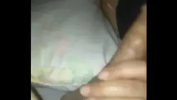 مصت زبي وشربت اللبن كله&اسمع تقولو احب لبن الزب