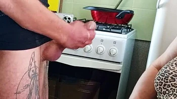 Stepmom Swallows My Cum Instead of Coffee - Zona901 Deep Throat Blowjob