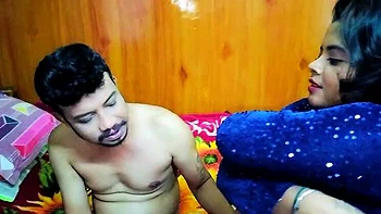 Indian Housewife Titfucks Big Dick Boy With Her Huge Boobs - Bengali MILF Bhabhi