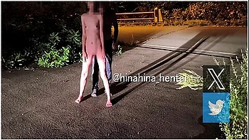 Shooting While Illuminating With A Light You Can See The Shadow From A Distance [outdoor Exposure] Continue To The Fan Site!