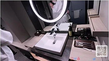 生ハメ/拘束クンニ旦那か長期出張中にお泊まりtートしちゃう美人妻 いつもよりたっふり舐められた濡れ濡れ敏感まんこに生ちんほ挿入て連続絶頂...!!　個人撮影 人妻 Ntr 素人 ハメ撮り