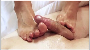 Her Oiled Soles Fuck My Dick - Hotkralya Footjob