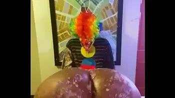 Victoria Cakes give Gibby The Clown a great birthday present