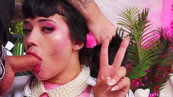 Blooming Beca Barbies Curvy Trailer