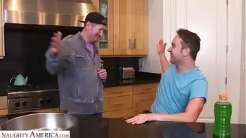 Naughty America - Veronica Avluv gets a wet juicy creampie