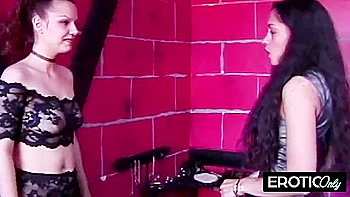 Nikki Hunters Leather Lust