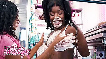 May Hashira Shows Off Her Juicy Ass To Jenna Foxx And It Gets Her Really Horny And Begins Licking It