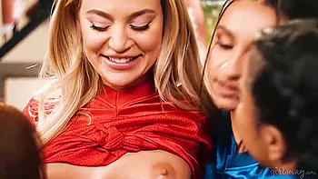 Comeback Of A Lifetime - Blake Blossom & Nicole Doshi & Hailey Rose & Ameena Green