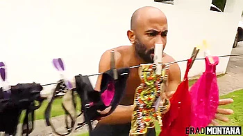 Tainara Paraizo With Smiling Fancy Bit From