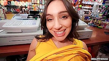 Trio With Retail Thotties