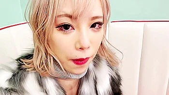 Fカップボディの金髪ギャルが激しくハメられ悶絶イキ