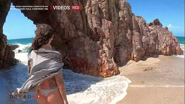 Gostosa com Tesão quer foder em Praia Publica Famosa - Dread Hot