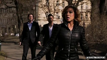 The superb Laeti is particularly well surrounded… - Jacquie et Michel TV