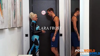 Turned On Blonde Lara Frost Sucks Off Her Fitness Coach Before Enjoying A DP Threesome