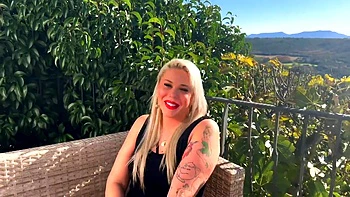 Amandine explodes the counters! - Jacquie et Michel TV