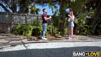 Horny Roommate Savannah Siren Gets Creampied