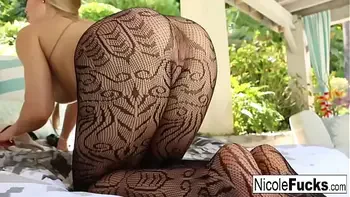 Hot  Nicole Aniston gets creampied in her backyard