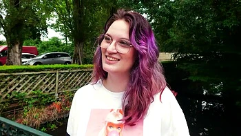 Jade succumbs to temptation! - Jacquie et Michel TV