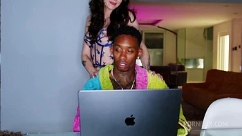 MI mujer y sus amigas se compran nueva lenceria para que deje