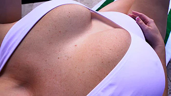 Melanie Hicks Showing off her delicious big tits