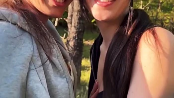 un bon delire cul avec deux jolies filles