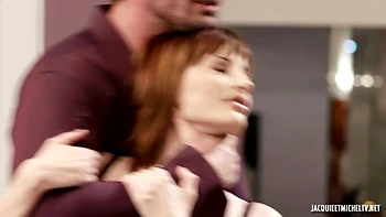 Vittoria gets shaken in every room of the villa! - Jacquie et Michel TV