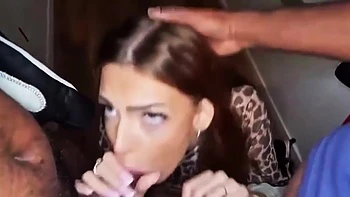 elle a donnée rv a deux blacks dans un hotel