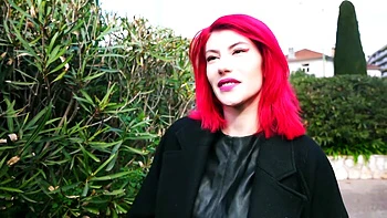 Oney, 23, welcomes us to her home in Aix-en-Provence to try... anal! - Jacquie et Michel TV