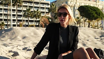 Participants are impatient - Jacquie et Michel TV