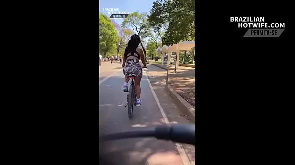 DANDO UMA VOLTA DE BICICLETA PARQUE IBIRAPUERA COM SHORT TODO SOCADO