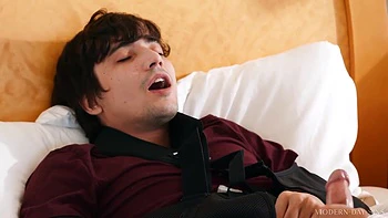 Has Both Arms Broken So Sucks Him Off - Ricky Spanish And Dana Vespoli